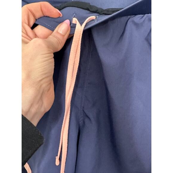 Under Armour Heat Gear Loose Fit Blue & Pink Women's Shorts Size Medium - Picture 4 of 6